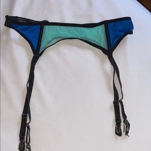 Victoria’s Secret garter belt 💙